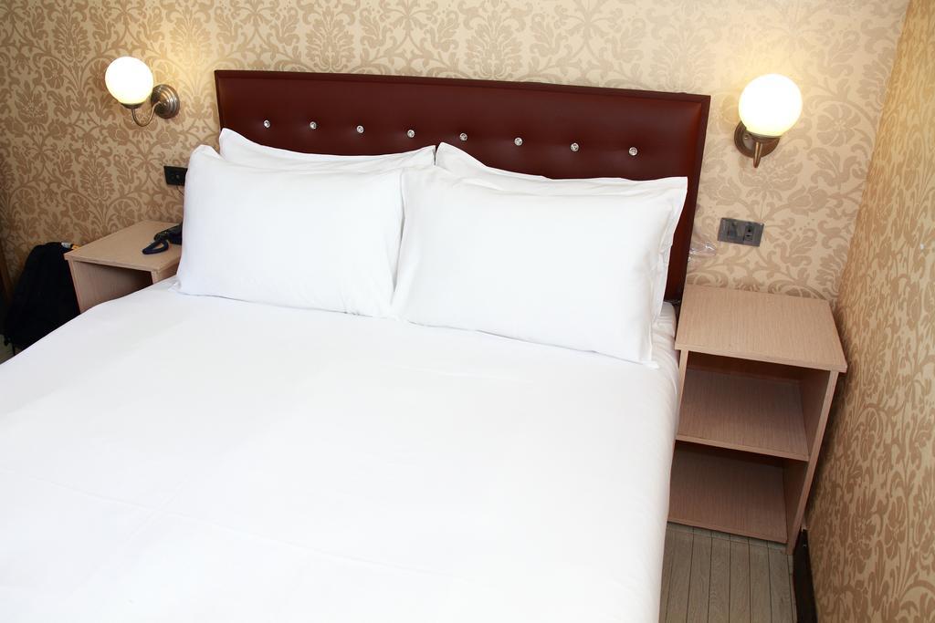 Harrys Suite Hotel Bangkok Exterior foto