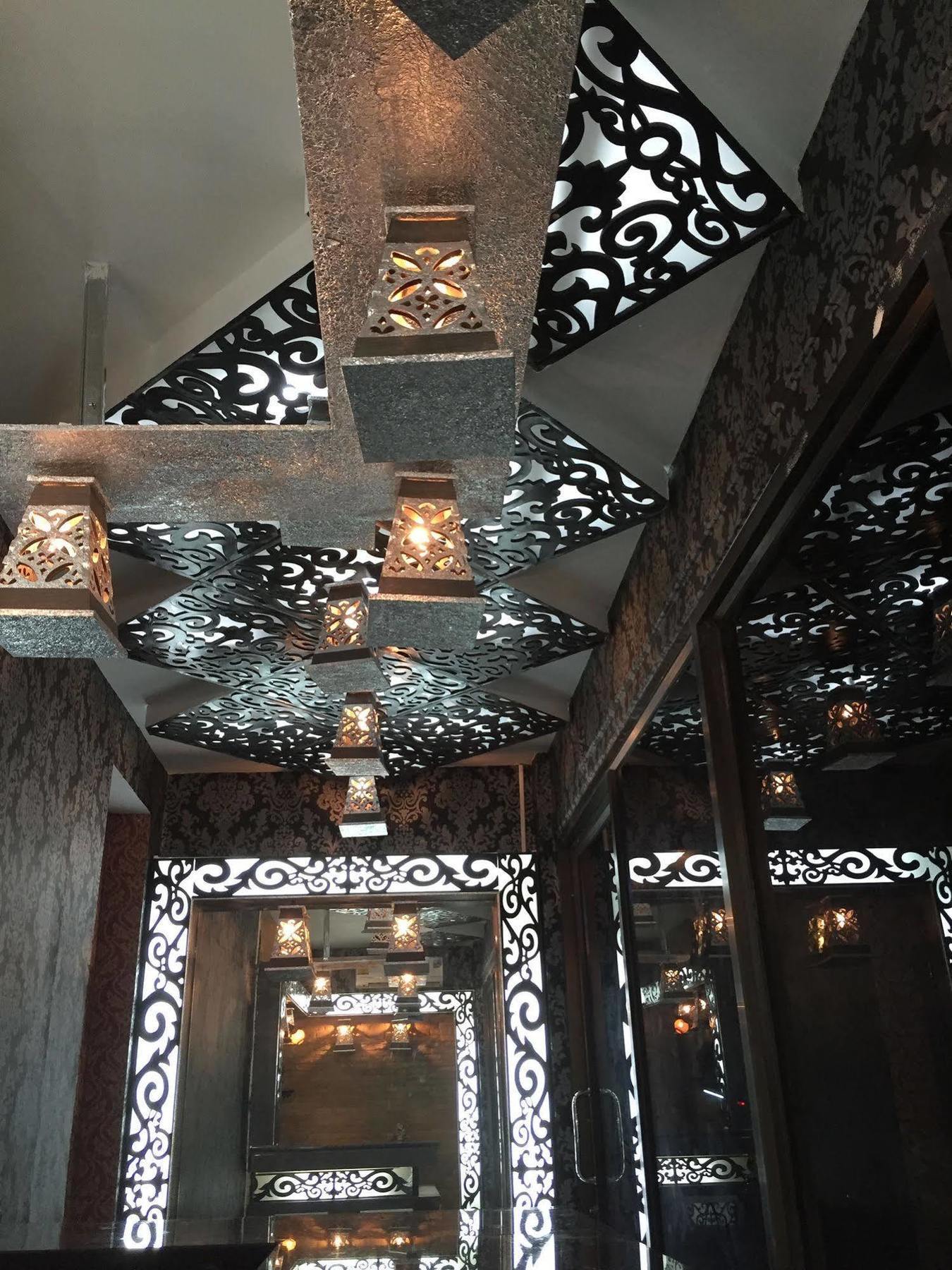 Harrys Suite Hotel Bangkok Exterior foto